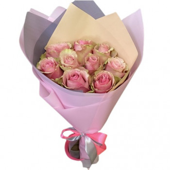 9 розовых роз в упаковке 40 см.