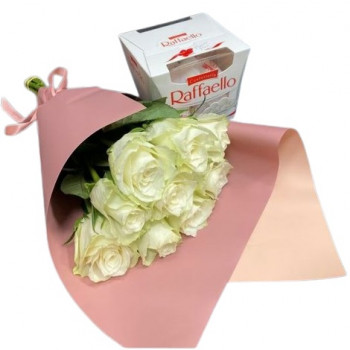 9 белых роз и конфеты Рафаэлло: элегантный цветочный подарок