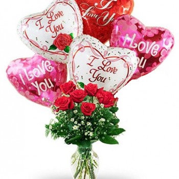 Bouquet of 7 red roses and 5 balloons