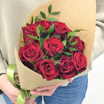Букет красных роз Мадлен 50 см